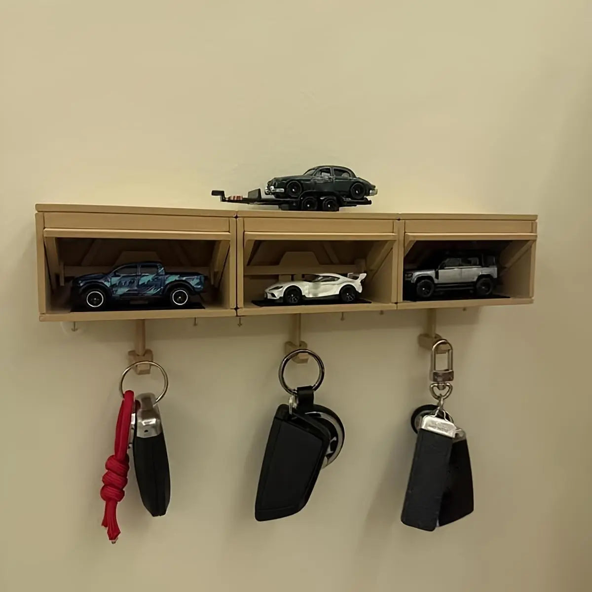Mini Garage Wall Key Holder – Car Display Shelf & Key Hook